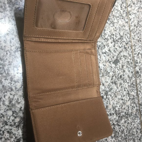 π Etienne Aigner Signature Wallet π - Picture 4 of 14